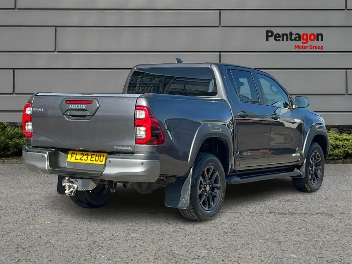 2023-toyota-hi-lux-28d-4d-invincible-x-2754cc-auto-big-3