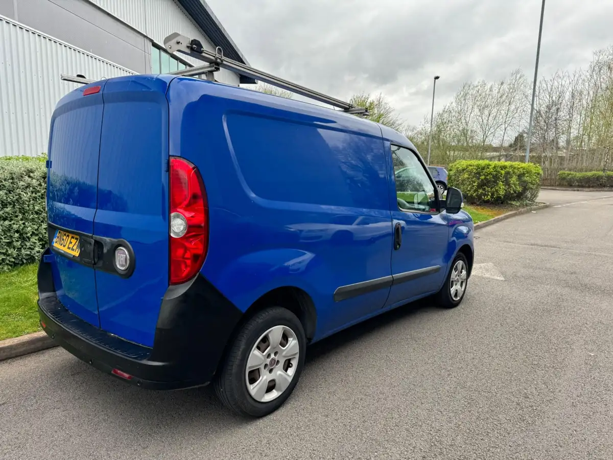 2010-fiat-doblo-cargo-13td-sx-16v-90-panel-big-7