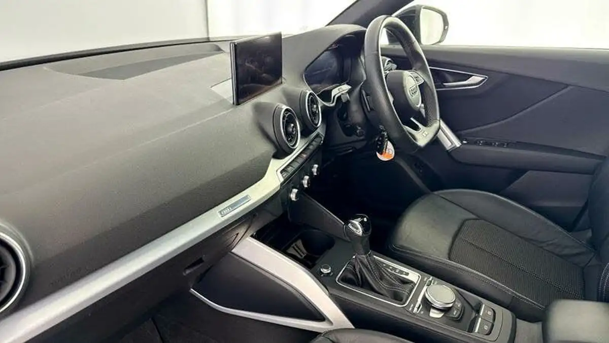 2021-audi-q2-15-35-tfsi-black-edition-s-tronic-big-1