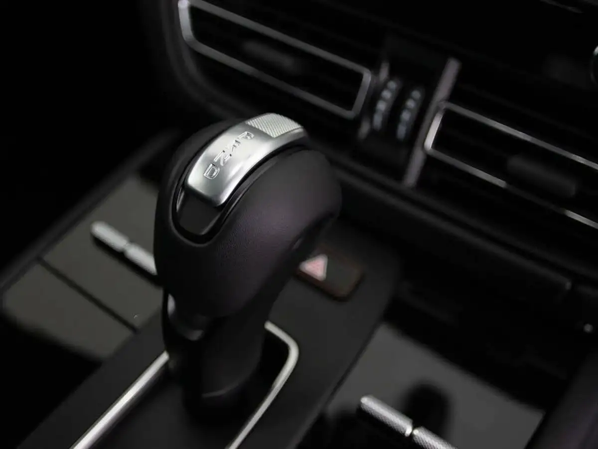 2025-porsche-macan-29-v6-s-big-62