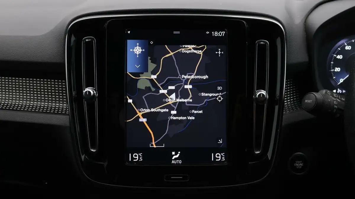 2020-volvo-xc40-15-t3-r-design-big-11