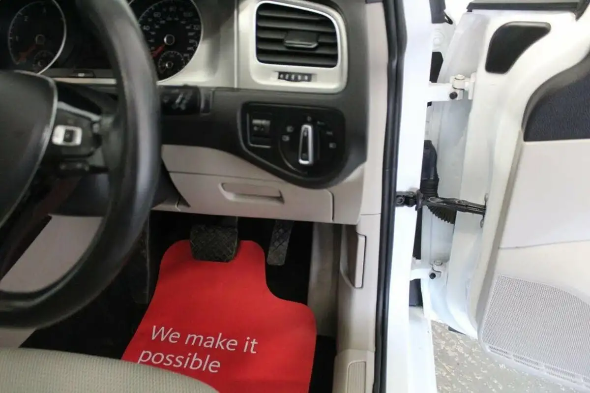 2014-volkswagen-golf-20tdi-match-5d-dsg-big-42