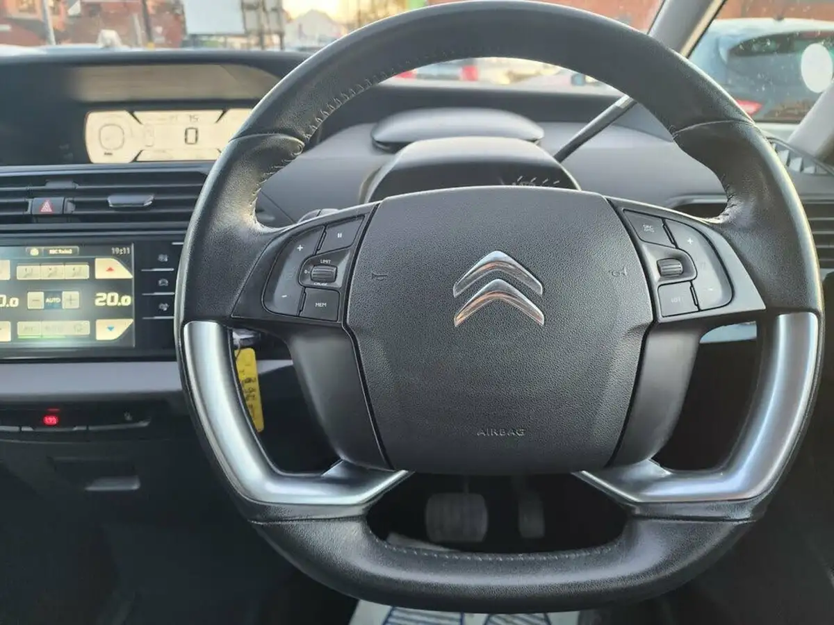 2014-citroen-c4-picasso-16e-hdi-vtr-90ps-etg6-big-11