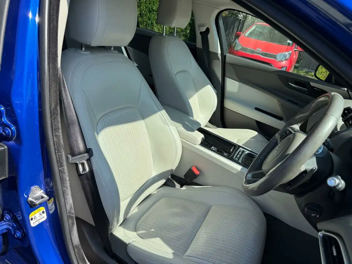 2017-jaguar-xe-20d-portfolio-180ps-ss-1999cc-auto-big-9