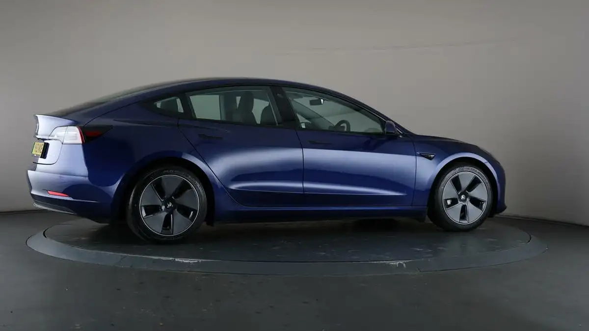 2021-tesla-model-3-e-long-range-4x4-big-56
