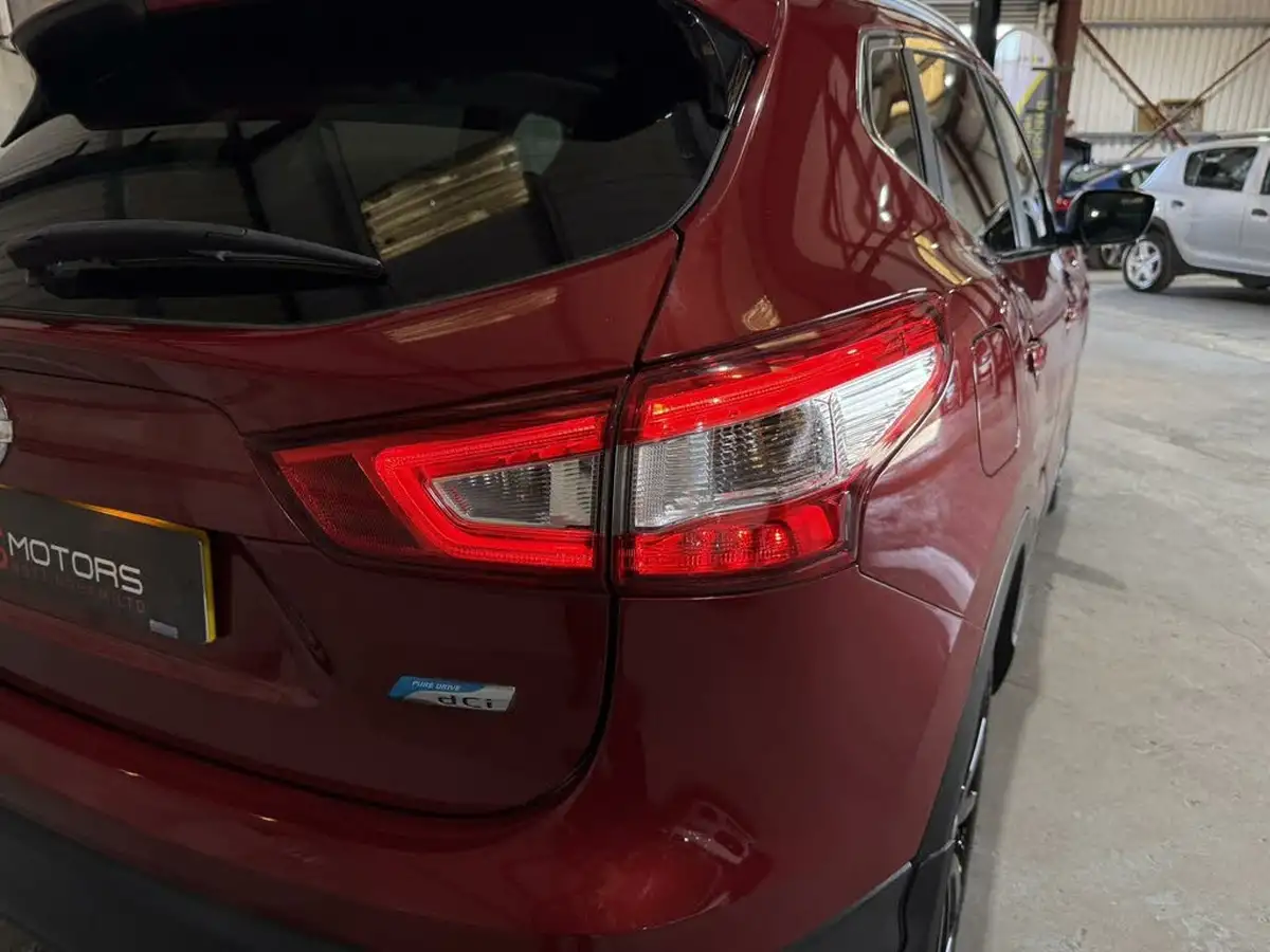 2014-nissan-qashqai-16dci-tekna-big-52