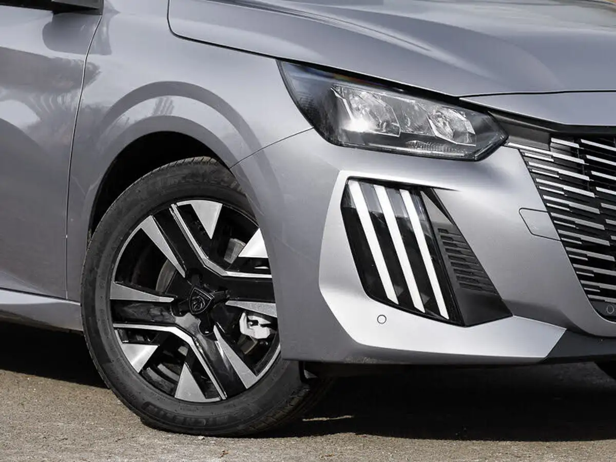 2025-peugeot-208-12-puretech-allure-big-19