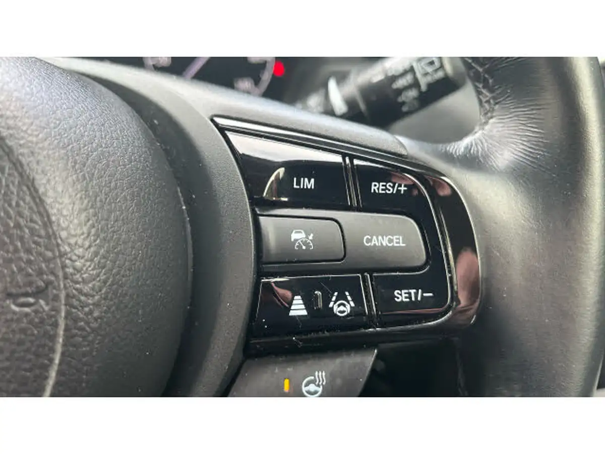 2022-honda-hr-v-15-i-mmd-advance-big-24