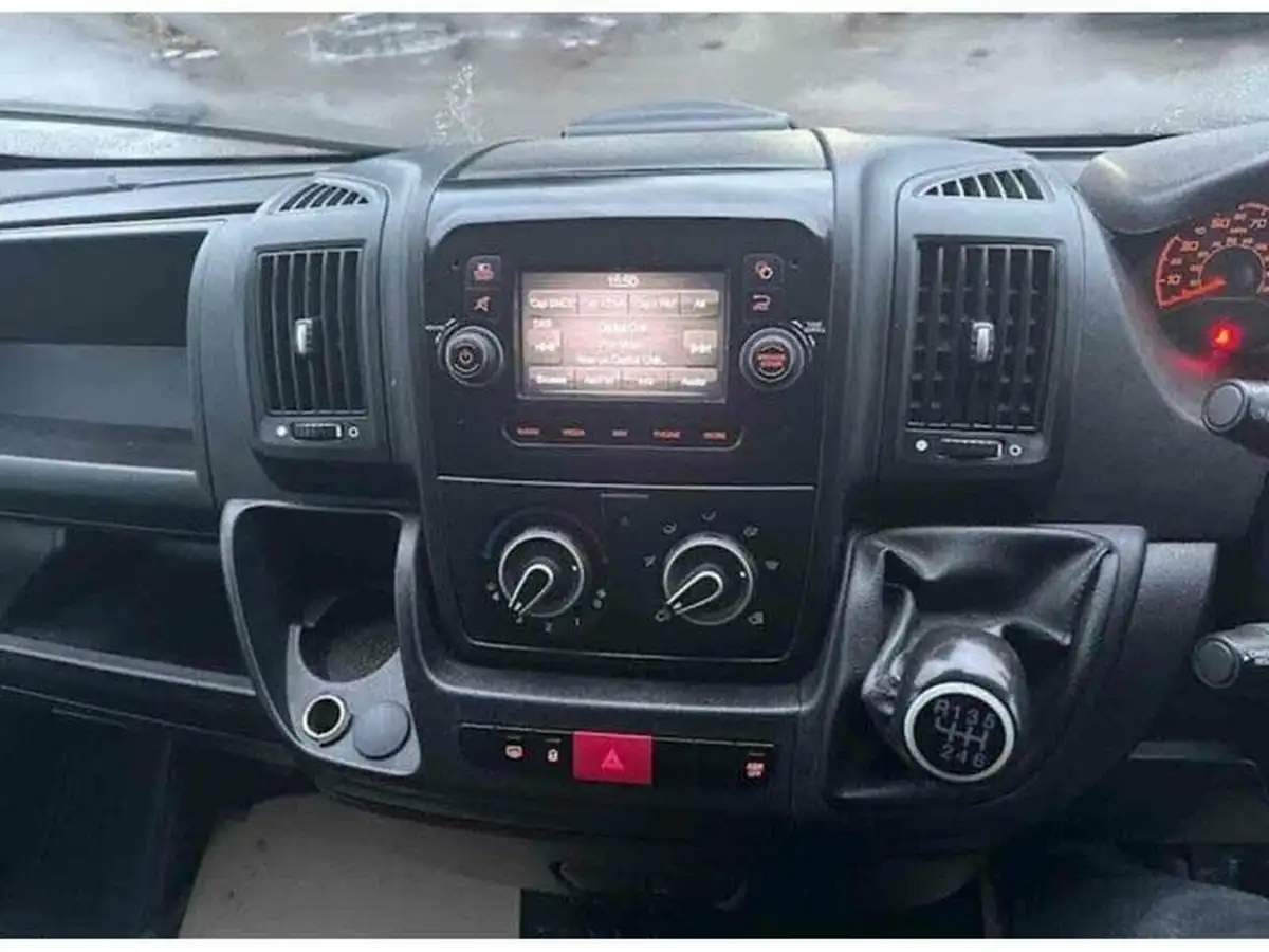2021-peugeot-boxer-22-bluehdi-professional-335-l3-h2-140bhpeu6dt-panel-big-17