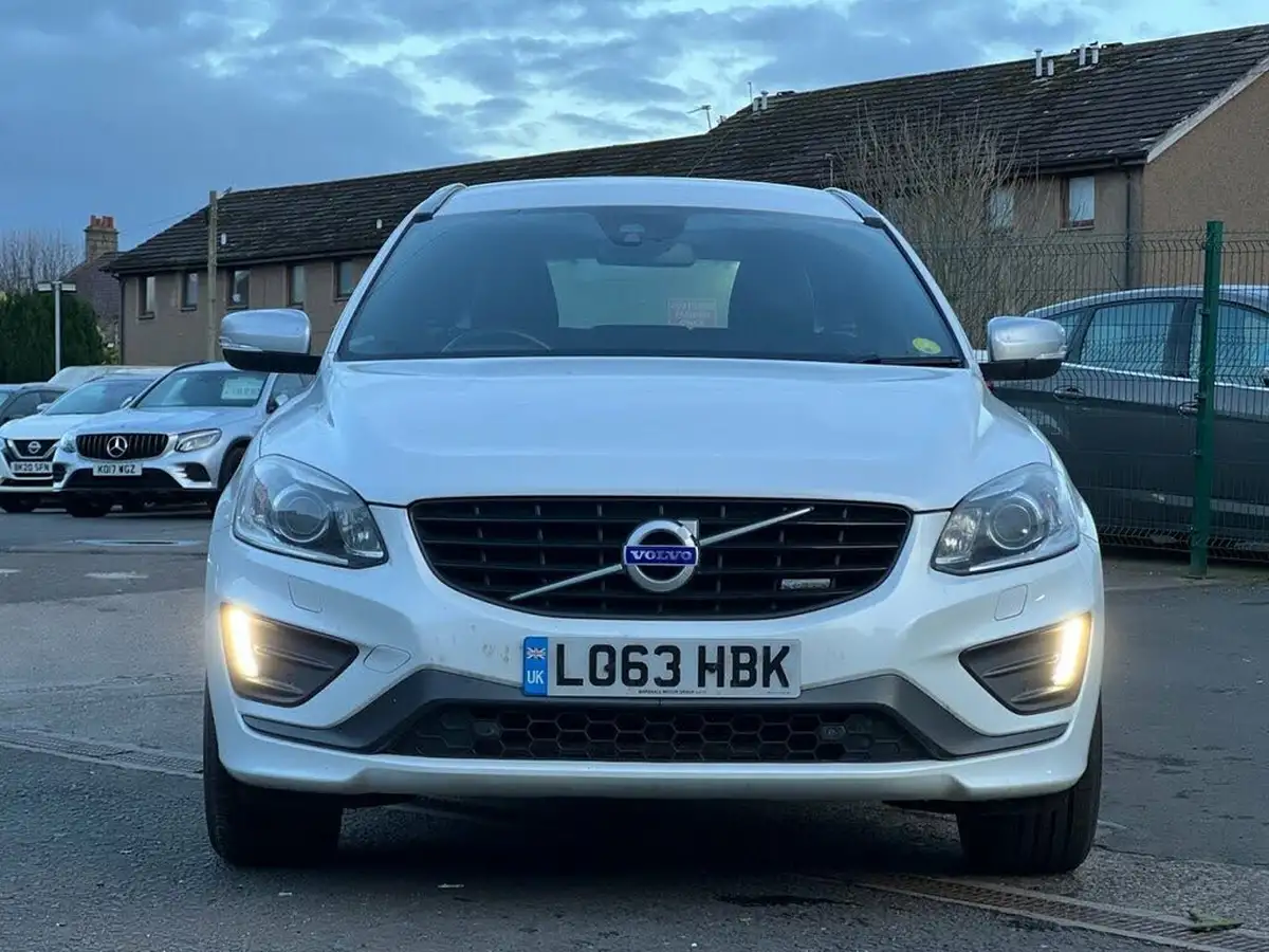 2014-volvo-xc60-24td-d5-r-design-lux-215bhp-geartronic-big-2