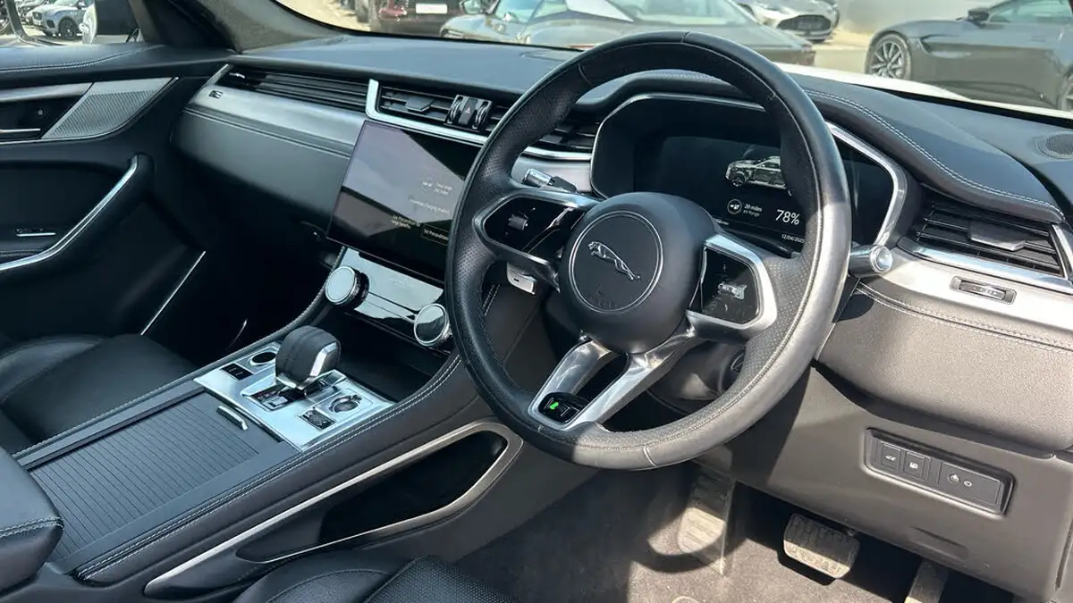 2021-jaguar-f-pace-20-p400e-s-big-21