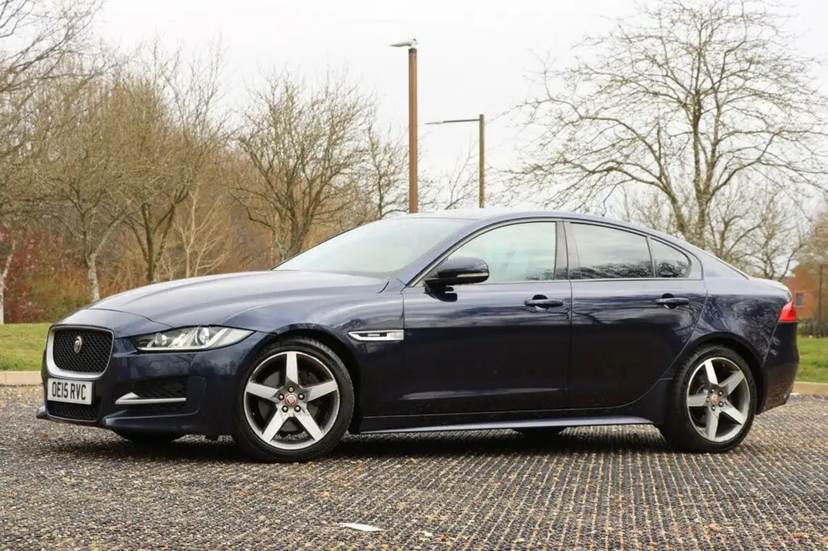 2015-jaguar-xe-20td-r-sport-180ps-auto-big-5
