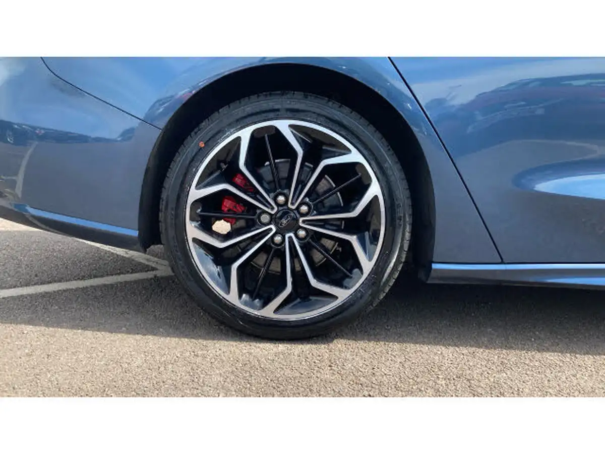2020-ford-focus-10t-st-line-x-estate-auto-big-6