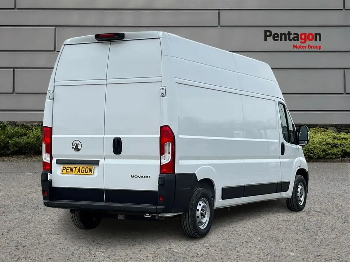 2024-vauxhall-movano-big-3