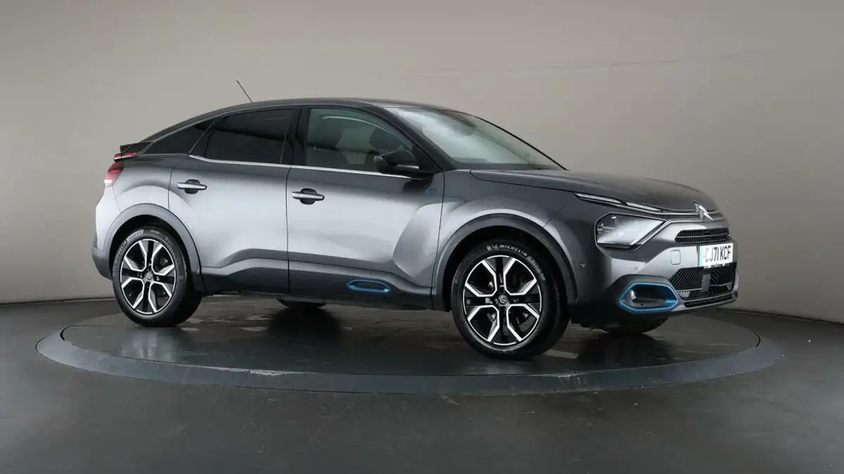 2022-citroen-c4-e-shine-big-46