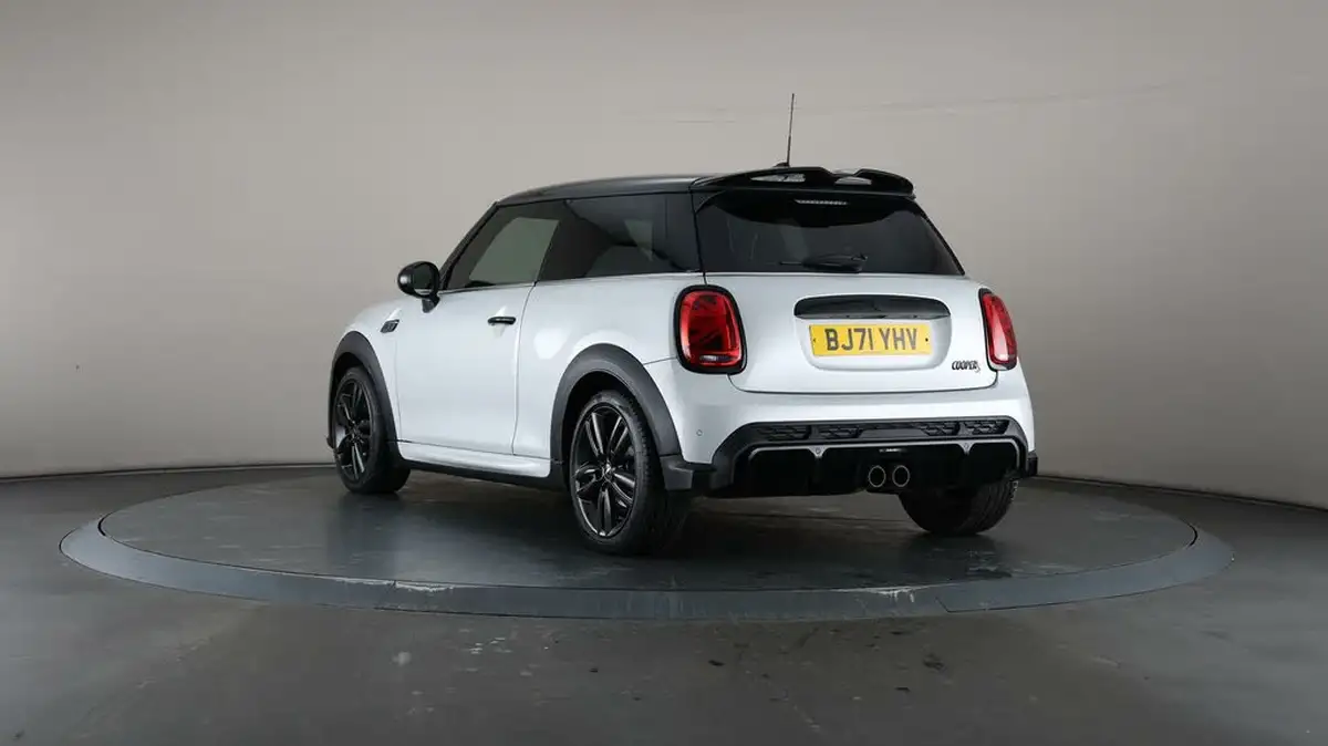 2021-mini-cooper-20-cooper-s-sport-hatchback-3d-big-59