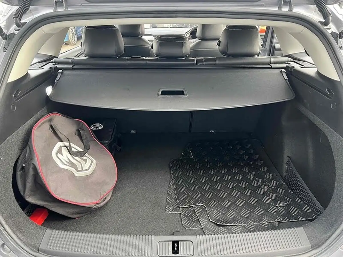 2022-mg-mg5-e-exclusive-ev-long-range-big-12