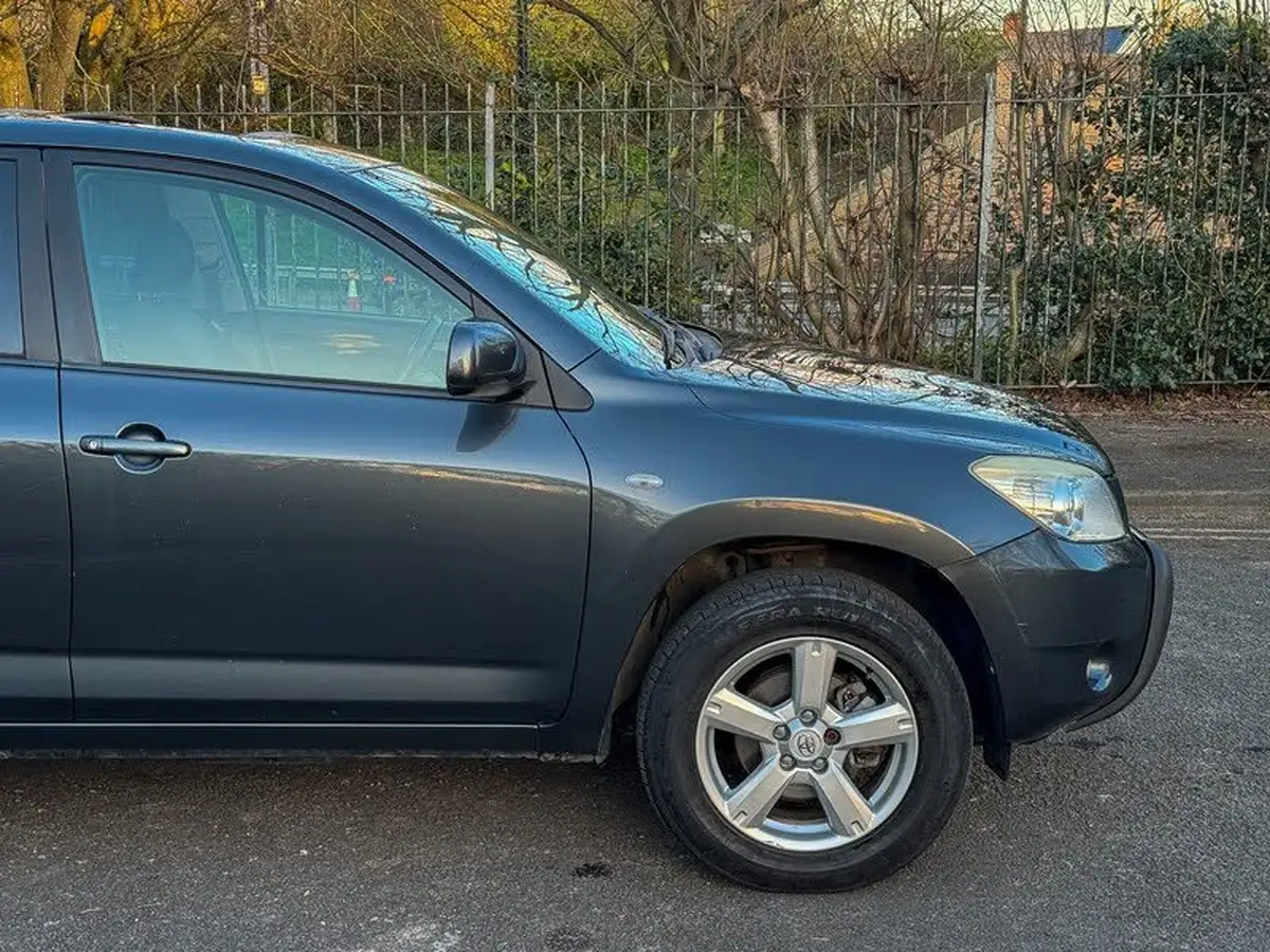 2007-toyota-rav4-20-xt-r-auto-big-15