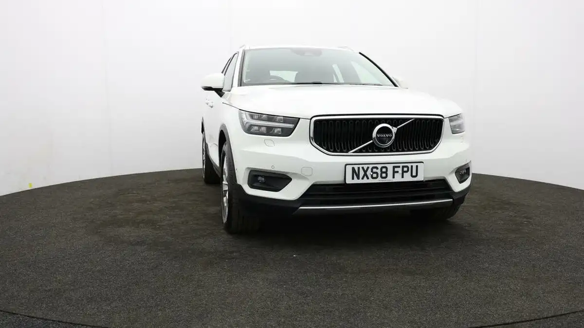 2018-volvo-xc40-20td-d3-momentum-pro-geartronic-big-43