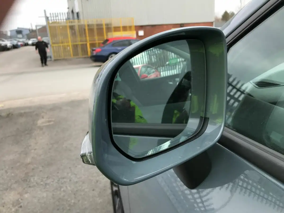 2022-volvo-xc60-20-b5-core-big-29