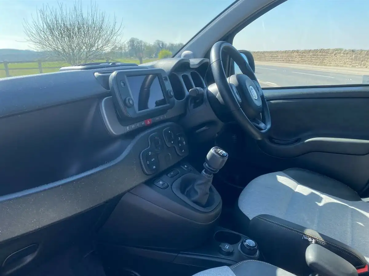 2023-fiat-panda-09-cross-big-17