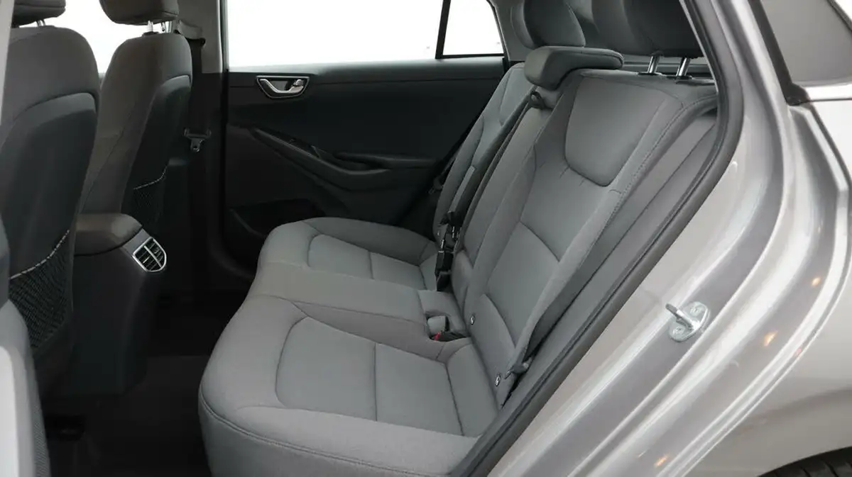 2022-hyundai-ioniq-e-premium-electric-big-16