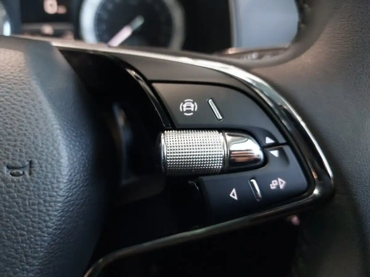 2022-skoda-karoq-15-tsi-se-drive-dsg-big-13