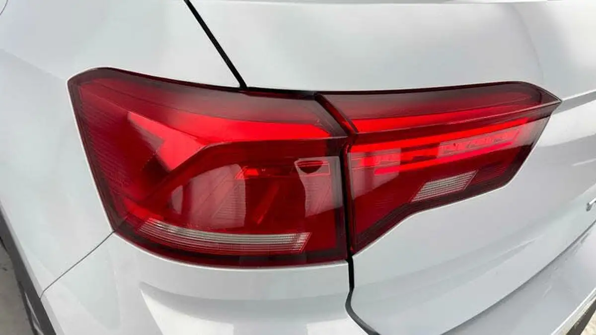 2020-volkswagen-t-roc-10-tsi-design-115ps-hatchback-5d-big-28