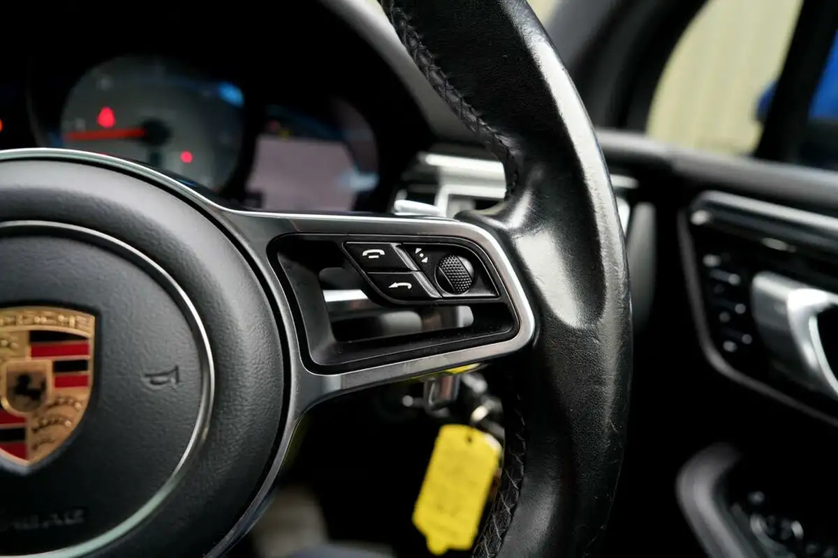 2016-porsche-macan-30td-s-big-40