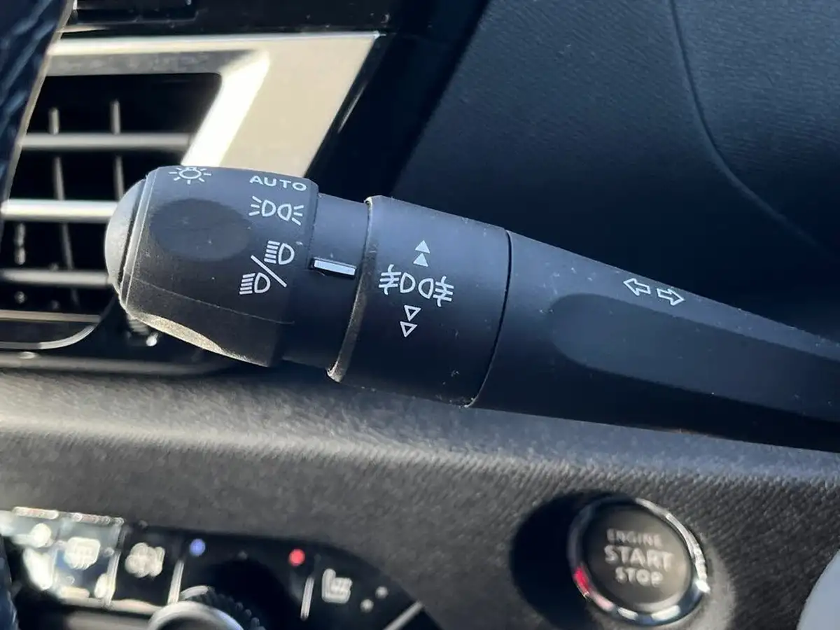 2024-citroen-c4-e-e-series-156ps-54kwh-big-42