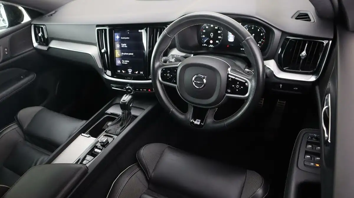 2019-volvo-s60-20-t5-r-design-plus-big-9