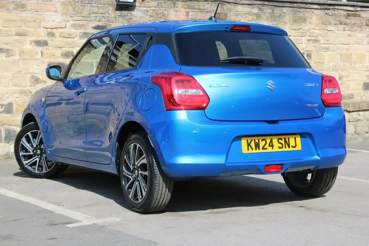 2024-suzuki-swift-12-dualjet-sz-l-big-4