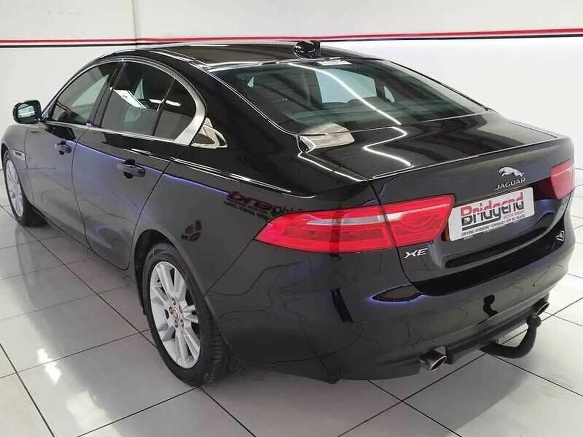2018-jaguar-xe-20i-prestige-200ps-1999cc-big-3