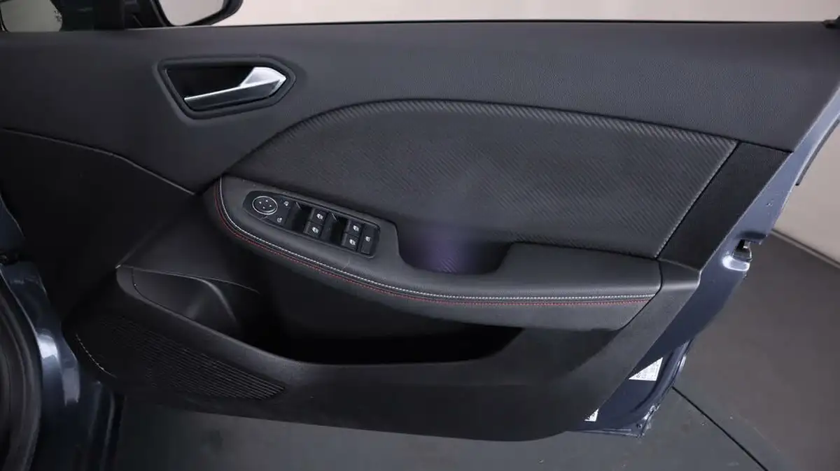 2021-renault-clio-10-tce-rs-line-90ps-big-14