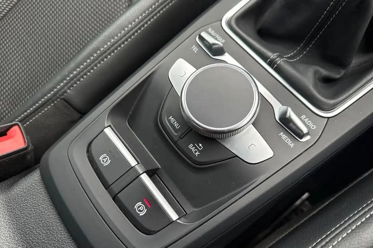 2021-audi-q2-10-30-tfsi-s-line-big-58