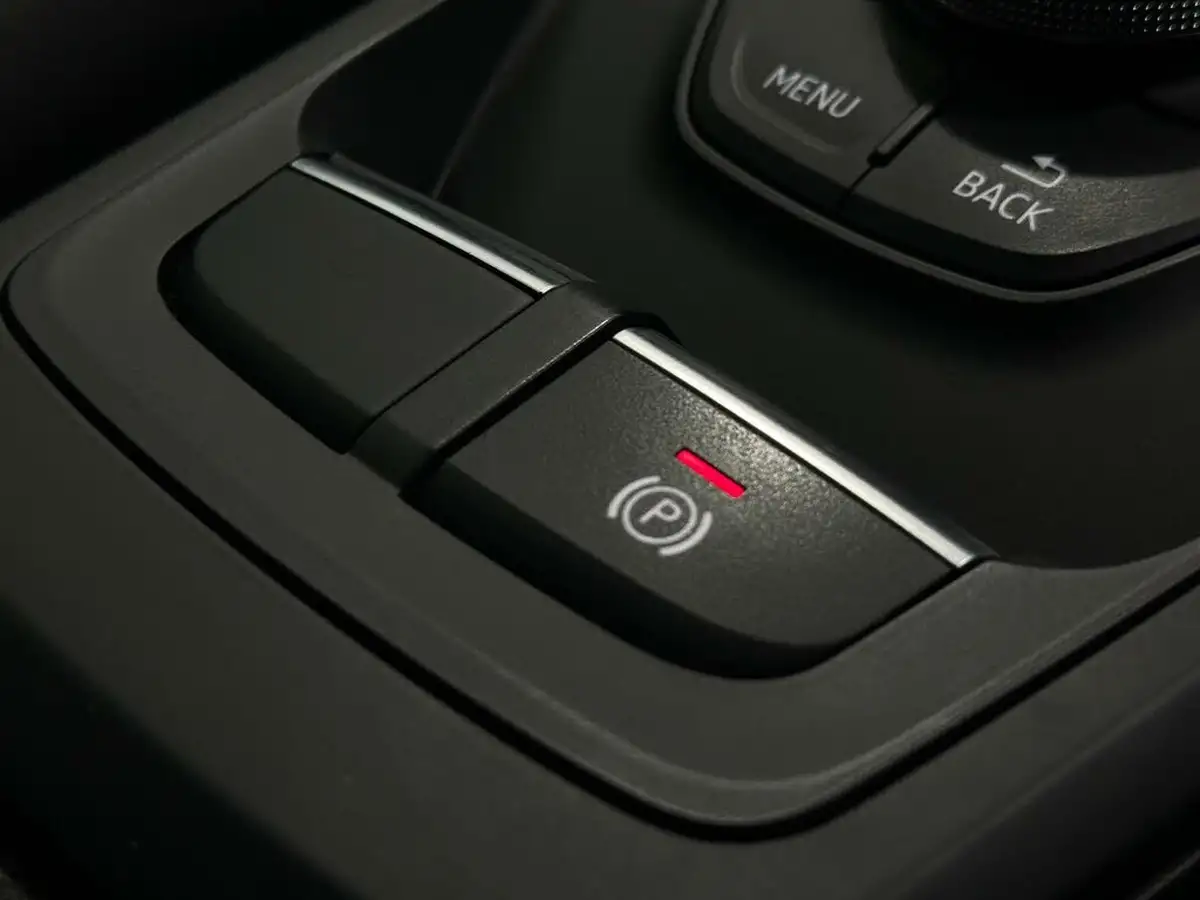2018-audi-q2-14-tfsi-s-line-big-18