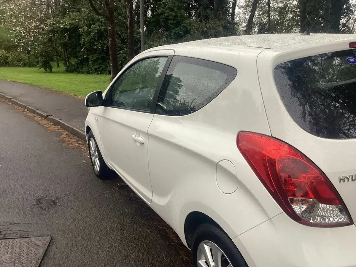 2014-hyundai-i20-12-active-3d-big-6