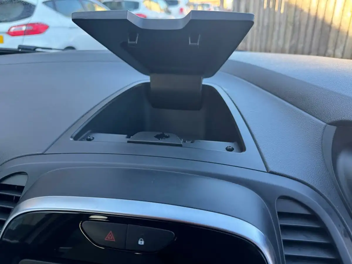 2019-renault-captur-09-tce-iconic-big-43