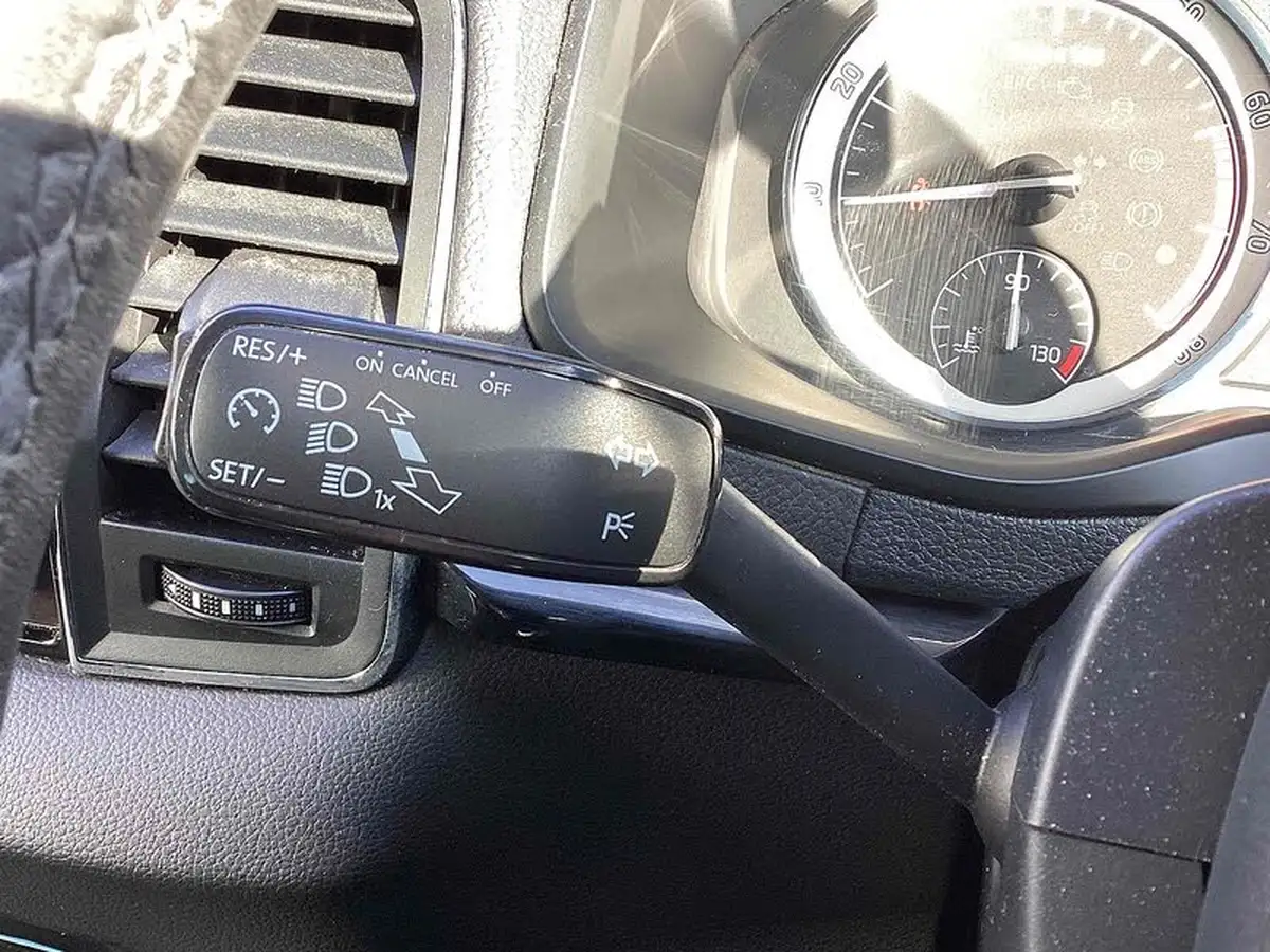 2019-skoda-karoq-10-tsi-se-l-big-23