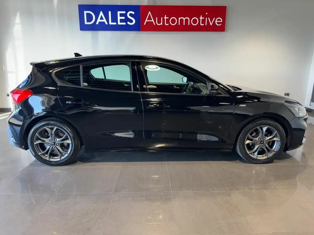 2019-ford-focus-15t-st-line-hatchback-big-4
