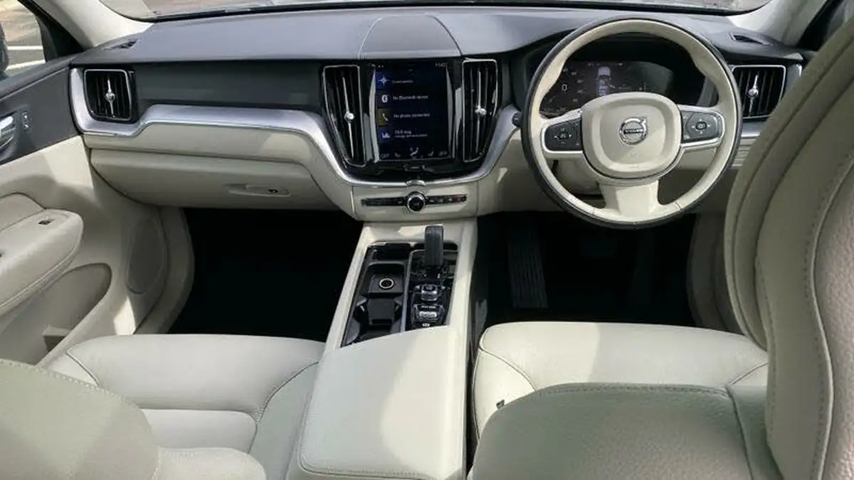 2021-volvo-xc60-20-t6-inscription-expression-340bhp-big-6