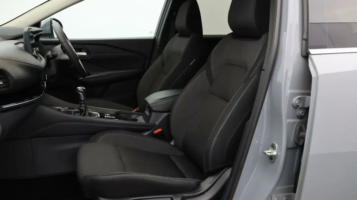 2021-nissan-qashqai-13-dig-t-premiere-edition-140ps-big-13