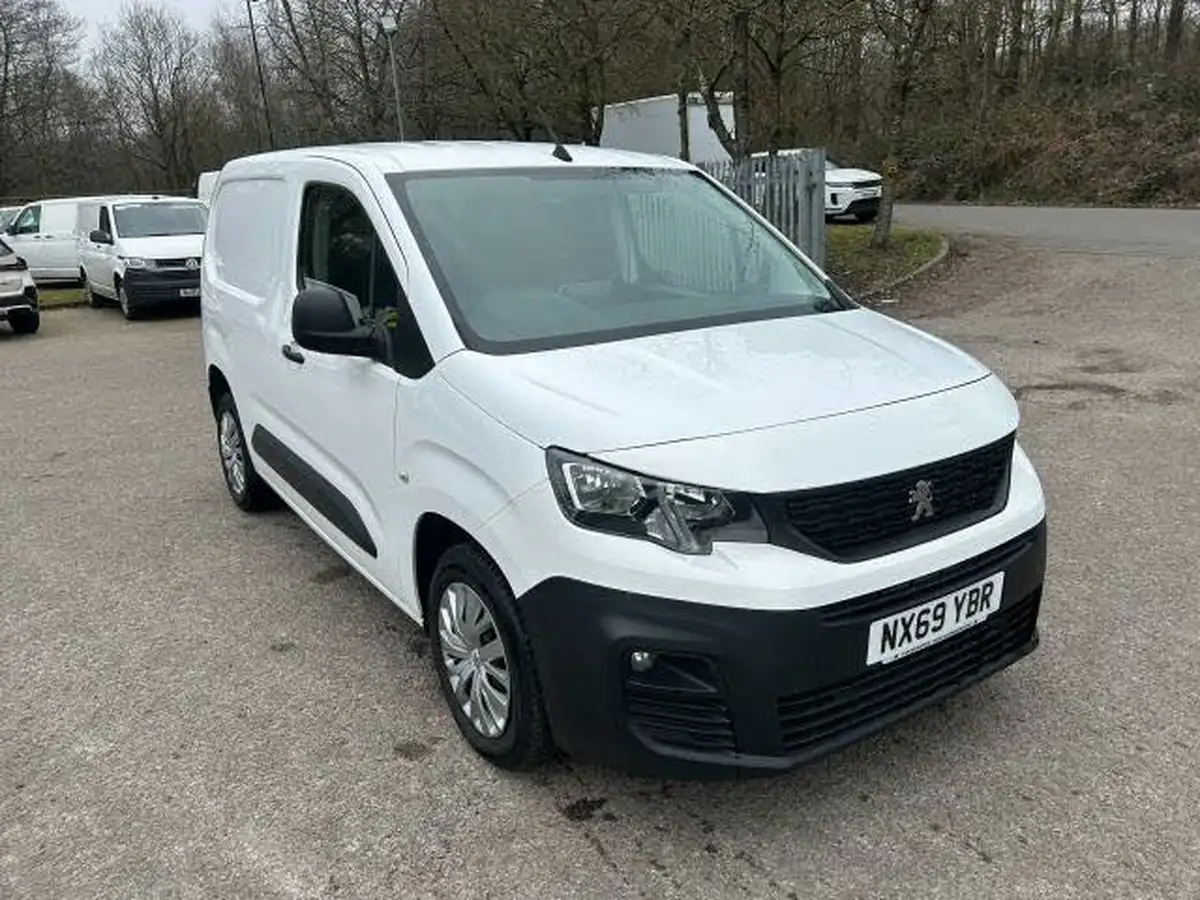 2019-peugeot-partner-15-bluehdi-1000-professional-100ps-eu6dt-panel-big-1