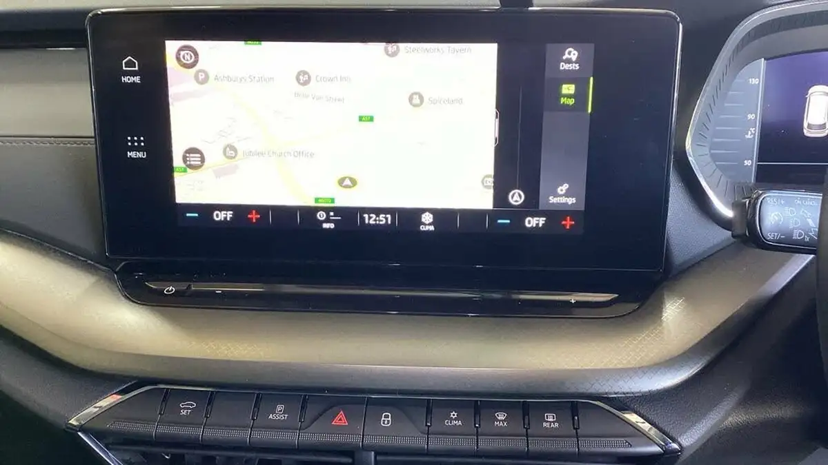 2021-skoda-octavia-20tdi-se-technology-115ps-scr-estate-big-8