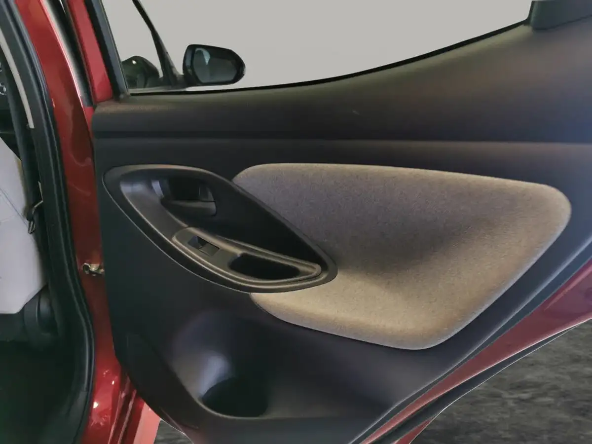 2021-toyota-yaris-15-vvt-i-excel-big-28