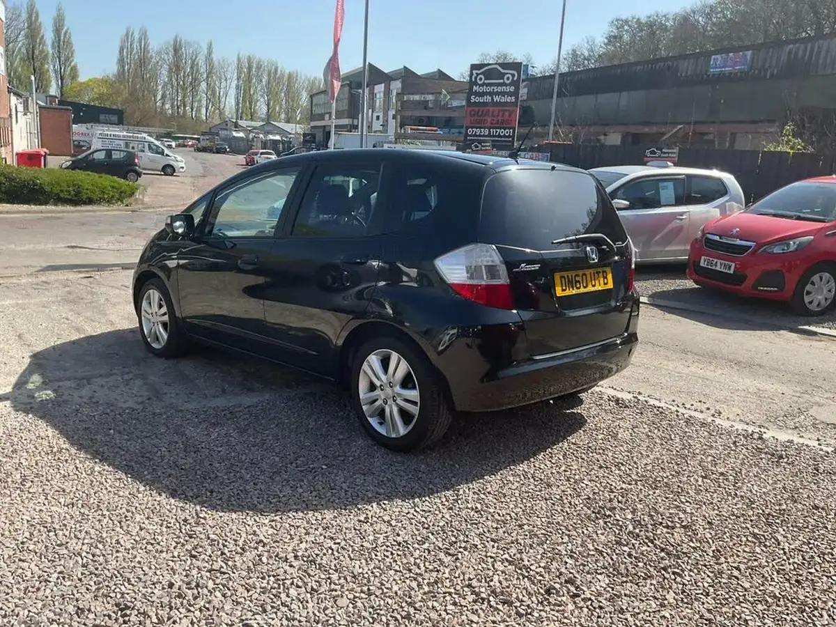 2010-honda-jazz-14-ex-big-75