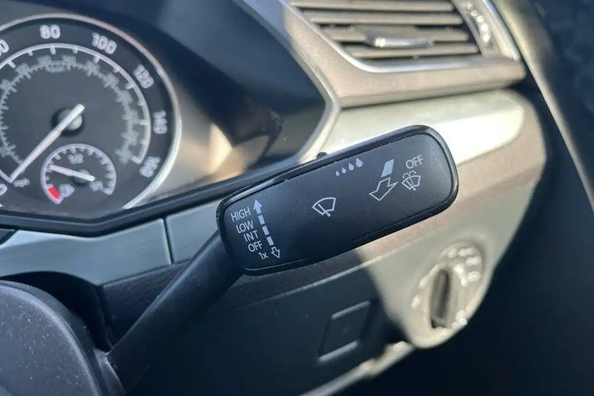 2018-skoda-superb-15-tsi-se-hatchback-dsg-big-14