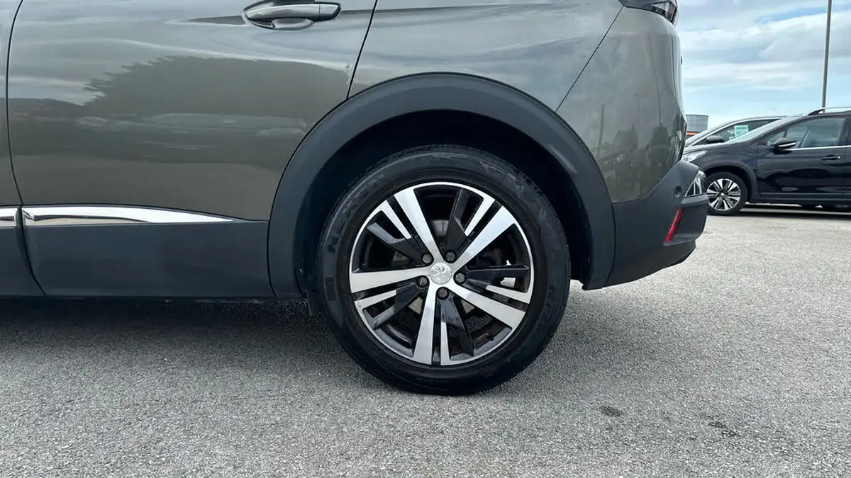 2018-peugeot-3008-suv-15-bluehdi-allure-big-14