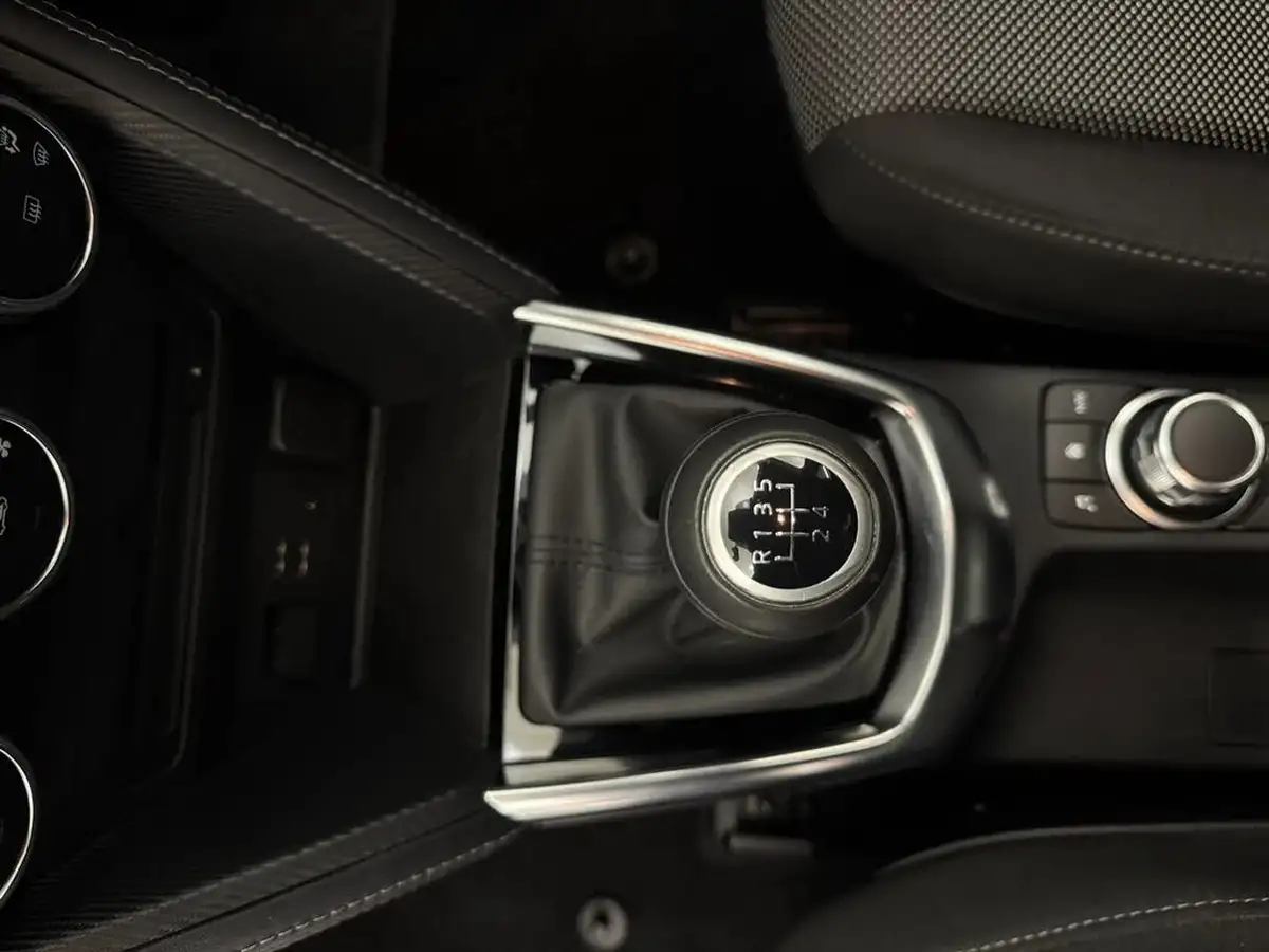 2019-mazda-mazda2-15-sport-nav-big-11