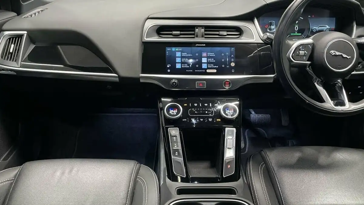 2021-jaguar-i-pace-ev400-black-big-15